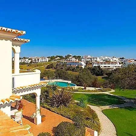 Carvoeiro Sleeps 6 Pool Air Con Wifi Villa