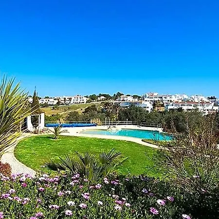 Carvoeiro Sleeps 6 Pool Air Con Wifi וילה *